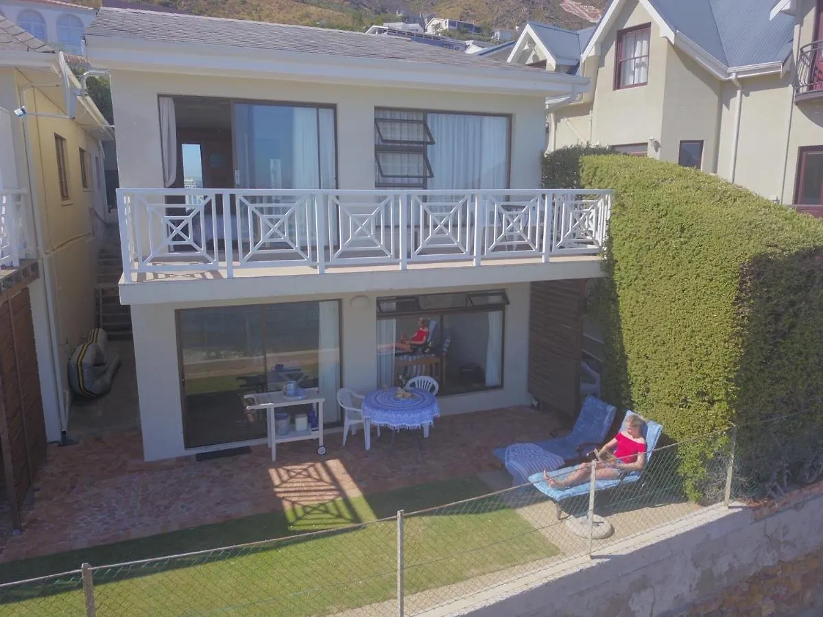By Die See Gordons Bay Apartment